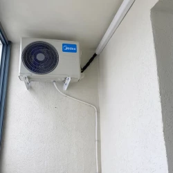 Установка кондиционера на балконе